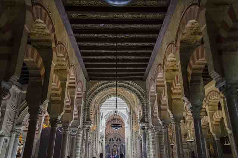 Córdoba 037 - Mezquita Catedral - interior.jpg